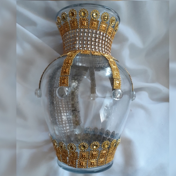 Elegant Gold Trim Vase - Picture 2 of 2